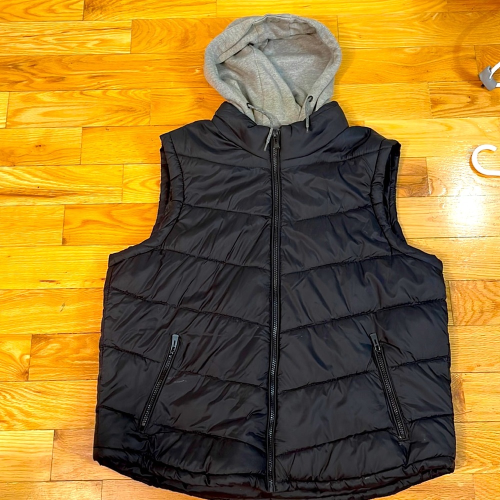 Cedarwood state vest hooded